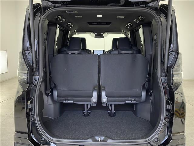 ヴォクシー Ｓ－Ｚ　快適利便パッケージｈｉｇｈ　電動リアゲート　２列目オットマン　１，２列目シートヒーター　純正１０．５インチディスプレイオーディオ　ＤＶＤ　ＣＤ　ＢＴ　フルセグＴＶ　ステアリングスイッチ　ＥＴＣ２．０（30枚目）