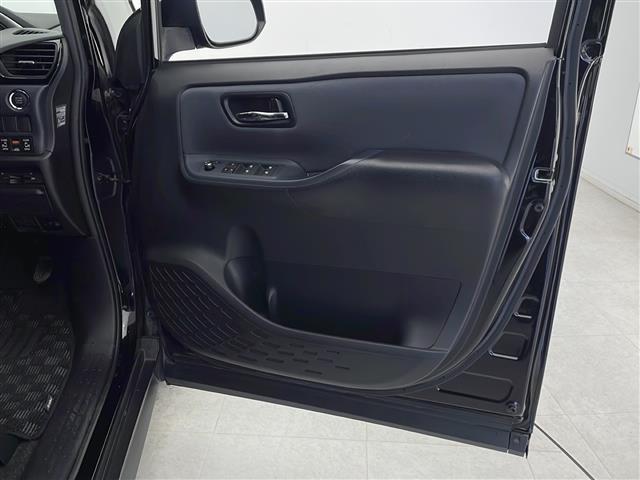 ヴォクシー ZS 煌II アルパインナビ BT TV アルパインフリップダウンモニター 衝突軽減ブレーキ 車線逸脱警報 オートハイビーム 両側パワスラ ビルトインETC LEDライト フォグランプ ロールサンシェード(22枚目)