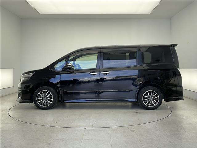 ヴォクシー ZS 煌II アルパインナビ BT TV アルパインフリップダウンモニター 衝突軽減ブレーキ 車線逸脱警報 オートハイビーム 両側パワスラ ビルトインETC LEDライト フォグランプ ロールサンシェード(38枚目)