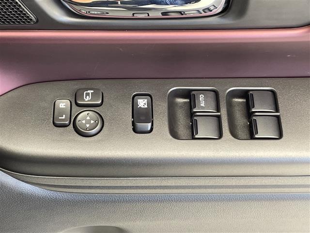 スペーシアカスタム ハイブリッドＸＳ　スズキセーフティーサポート　純正ナビ　フルセグＴＶ　全周囲カメラ　両側パワースライド　純正１５インチＡＷ　ハーフレザー　前席シートヒーター　ステアリングヒーター　オートＬＥＤヘッドライト　フォグ（20枚目）