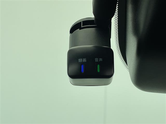 オーラ ニスモ　純正ナビ・ＢＴ／Ａｐｐｌｅｃａｒｐｌａｙ／ＡｎｄｏｒｏｉｄＡｕｔｏ　レーダークルコン　レーンキープアシスト　衝突被害軽減ブレーキ　クリアランスソナー　ブラインドスポットモニタリング（5枚目）