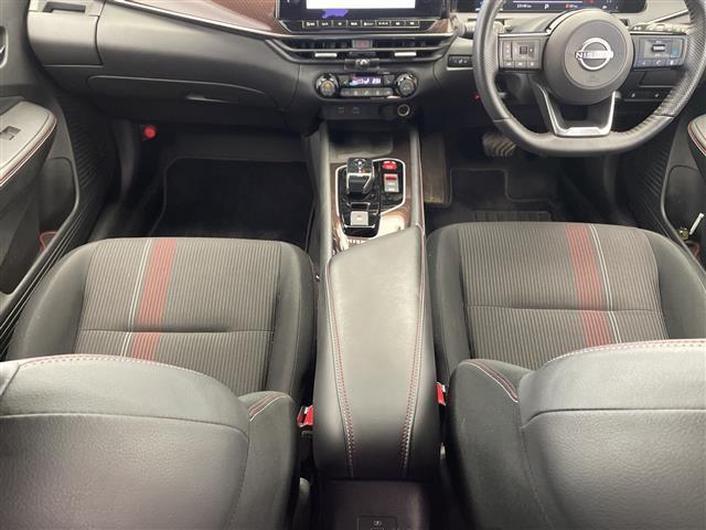 オーラ ニスモ　純正ナビ・ＢＴ／Ａｐｐｌｅｃａｒｐｌａｙ／ＡｎｄｏｒｏｉｄＡｕｔｏ　レーダークルコン　レーンキープアシスト　衝突被害軽減ブレーキ　クリアランスソナー　ブラインドスポットモニタリング（26枚目）