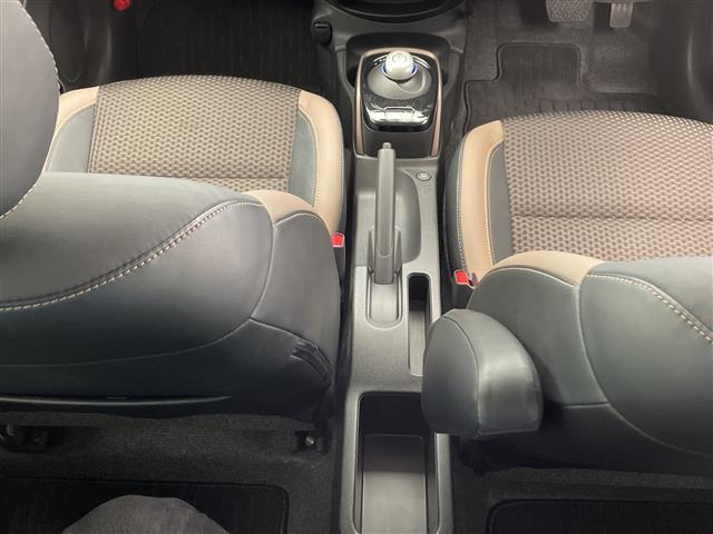 ノート ｅ－パワー　メダリスト　エマージェンシーブレーキ　車線逸脱警報　前後コーナーセンサー　社外ナビ　地デジＴＶ　アラウンドビュー　ＥＴＣ　デジタルインナーミラー　純正ドライブレコーダー　ハーフレザー　プッシュスタート（24枚目）