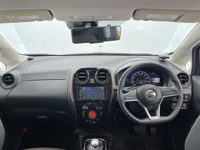 ノート ｅ－パワー　メダリスト　エマージェンシーブレーキ　車線逸脱警報　前後コーナーセンサー　社外ナビ　地デジＴＶ　アラウンドビュー　ＥＴＣ　デジタルインナーミラー　純正ドライブレコーダー　ハーフレザー　プッシュスタート（42枚目）