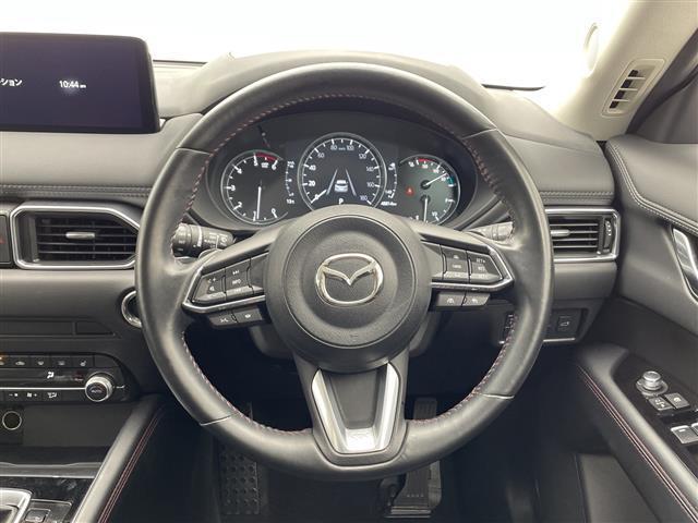 CX-5 XD エクスクルーシブモード 電子ブレーキ ブレーキホールド 革ステアリング ステアリングリモコン ステアリングヒーター 電格ウィンカーミラー パドルシフト 革ハーフシート シートヒーター オートワイパー パワーテールゲート(8枚目)