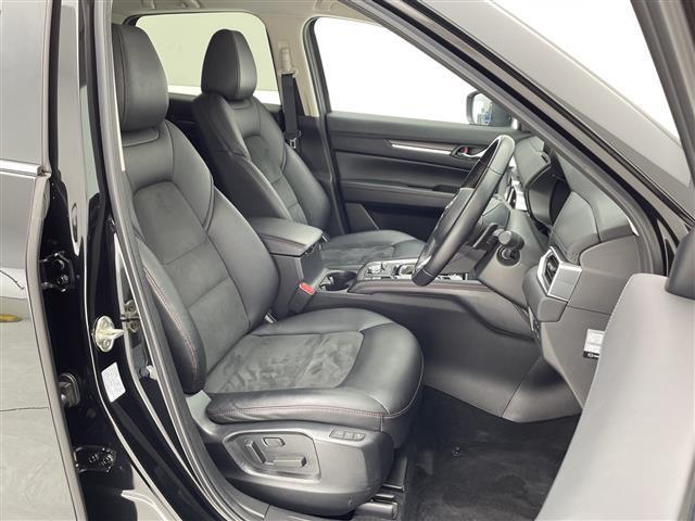 CX-5 XD エクスクルーシブモード 電子ブレーキ ブレーキホールド 革ステアリング ステアリングリモコン ステアリングヒーター 電格ウィンカーミラー パドルシフト 革ハーフシート シートヒーター オートワイパー パワーテールゲート(25枚目)