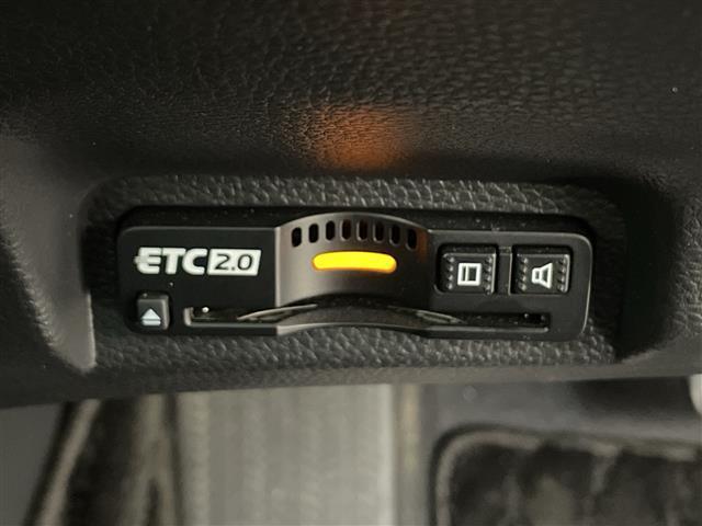 ヴェゼル e:HEV PLaY ホンダセンシング BSM ホンダコネクトナビ フルセグTV マルチビューカメラ ビルトインETC パノラマルーフ パワーバックドア 純正18インチAW ハーフレザー シートヒーター オートLED(6枚目)