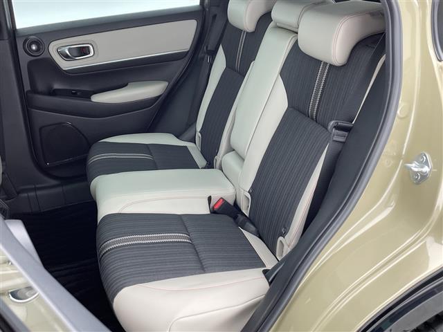 ヴェゼル e:HEV PLaY ホンダセンシング BSM ホンダコネクトナビ フルセグTV マルチビューカメラ ビルトインETC パノラマルーフ パワーバックドア 純正18インチAW ハーフレザー シートヒーター オートLED(28枚目)