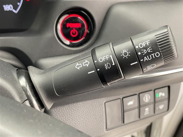 ヴェゼル ｅ：ＨＥＶ　Ｚ　ホンダコネクトナビ　ＢＴ　ＴＶ　カープレイ　ホンダセンシング　レーダークルーズコントロール　衝突軽減ブレーキ　ＢＳＭ　シートヒーター　ハンドルヒーター　ワイヤレス充電　ＥＴＣ２．０　前後ドラレコ（15枚目）