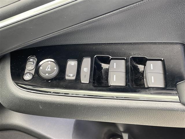 ヴェゼル ｅ：ＨＥＶ　Ｚ　ホンダコネクトナビ　ＢＴ　ＴＶ　カープレイ　ホンダセンシング　レーダークルーズコントロール　衝突軽減ブレーキ　ＢＳＭ　シートヒーター　ハンドルヒーター　ワイヤレス充電　ＥＴＣ２．０　前後ドラレコ（22枚目）