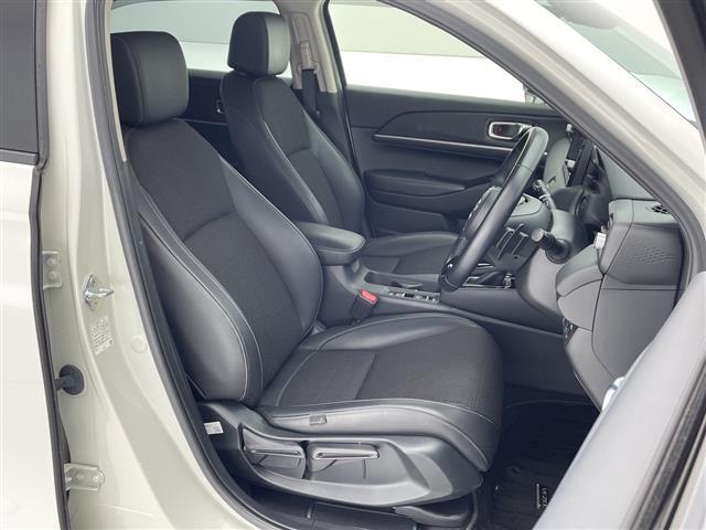 ヴェゼル ｅ：ＨＥＶ　Ｚ　ホンダコネクトナビ　ＢＴ　ＴＶ　カープレイ　ホンダセンシング　レーダークルーズコントロール　衝突軽減ブレーキ　ＢＳＭ　シートヒーター　ハンドルヒーター　ワイヤレス充電　ＥＴＣ２．０　前後ドラレコ（24枚目）