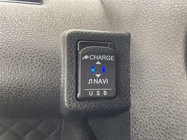 タント カスタムＲＳスタイルセレクション　純正ナビ（ＴＶ／ＣＤ／ＤＶＤ／ＢＴ）　電動パーキング　ブレーキホールド　革ハンドル　ハンドルスイッチ　前席シート　ビルトインＥＴＣ　衝突軽減　クルーズコントロール　電動格納ウィンカーミラー（19枚目）