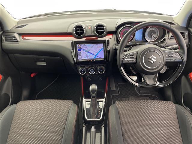 スイフトスポーツ ベースグレード 衝突軽減 ダブルサイドエアバック カーテンエアバック 横滑り防止 レーンキープアシスト コーナーセンサー 直噴ターボ ディラーTVナビ BT/CD/DVD/USB/SD 純正フロアマット オートライト(2枚目)