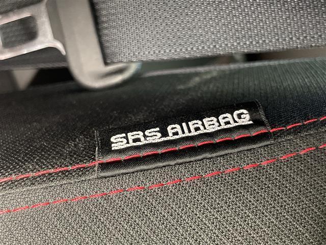 スイフトスポーツ ベースグレード 衝突軽減 ダブルサイドエアバック カーテンエアバック 横滑り防止 レーンキープアシスト コーナーセンサー 直噴ターボ ディラーTVナビ BT/CD/DVD/USB/SD 純正フロアマット オートライト(20枚目)