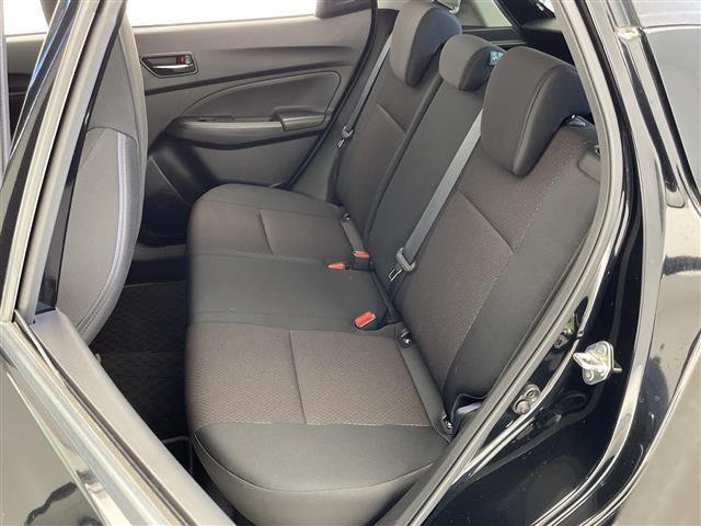 スイフトスポーツ ベースグレード 衝突軽減 ダブルサイドエアバック カーテンエアバック 横滑り防止 レーンキープアシスト コーナーセンサー 直噴ターボ ディラーTVナビ BT/CD/DVD/USB/SD 純正フロアマット オートライト(28枚目)