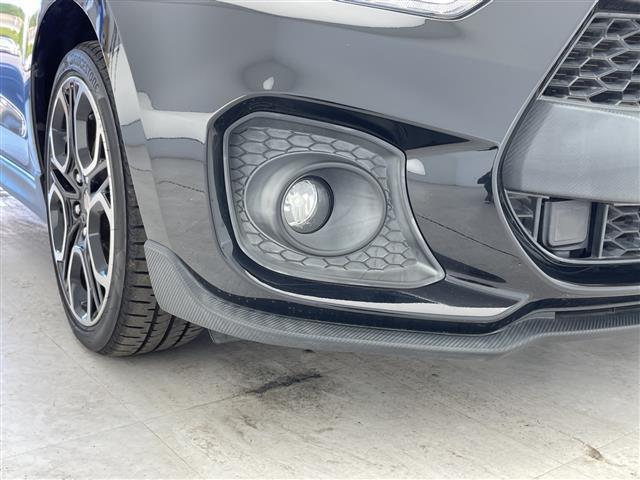 スイフトスポーツ ベースグレード 衝突軽減 ダブルサイドエアバック カーテンエアバック 横滑り防止 レーンキープアシスト コーナーセンサー 直噴ターボ ディラーTVナビ BT/CD/DVD/USB/SD 純正フロアマット オートライト(38枚目)