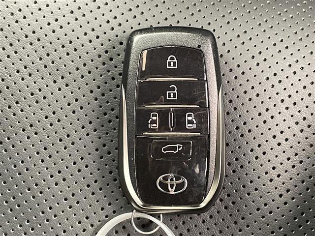 ヴェルファイアハイブリッド Ｚ　プレミア　デジタルインナーミラー／全方位カメラ／純正ディスプレイオーディオ／ワイヤレス充電／レザーシート／後席モニター／全席シートヒーター／前後コーナーセンサー／ガラスルーフ／ステアリングヒーター／パドルシフト（18枚目）