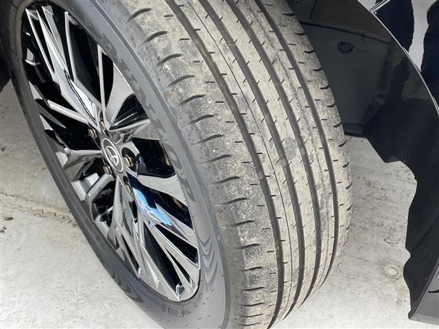 ヴェルファイアハイブリッド Ｚ　プレミア　デジタルインナーミラー／全方位カメラ／純正ディスプレイオーディオ／ワイヤレス充電／レザーシート／後席モニター／全席シートヒーター／前後コーナーセンサー／ガラスルーフ／ステアリングヒーター／パドルシフト（40枚目）