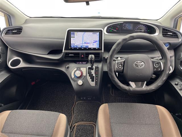 シエンタ ファンベースＧ　グランパー　純正ナビ（ＢＴ／ＣＤ／ＤＶＤ／ＴＶ））　衝突軽減　ｉｎｎｏカーゴキャリア　社外ホイール　レーンキープ　ビルトインＥＴＣ　ＡＣ１００Ｖ　電格ミラー　ＵＳＢ給電　革ステアリング　ステアリングリモコン　クル（2枚目）