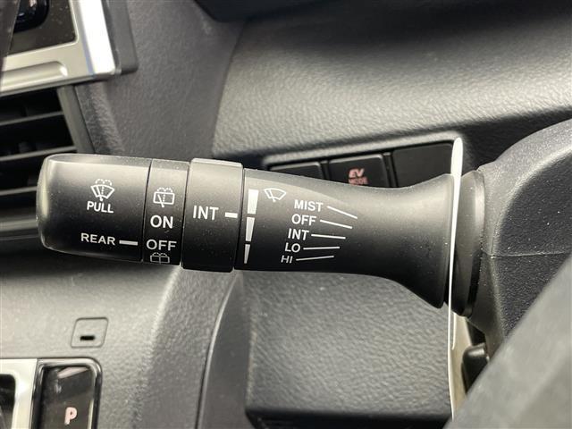 シエンタ ファンベースＧ　グランパー　純正ナビ（ＢＴ／ＣＤ／ＤＶＤ／ＴＶ））　衝突軽減　ｉｎｎｏカーゴキャリア　社外ホイール　レーンキープ　ビルトインＥＴＣ　ＡＣ１００Ｖ　電格ミラー　ＵＳＢ給電　革ステアリング　ステアリングリモコン　クル（10枚目）