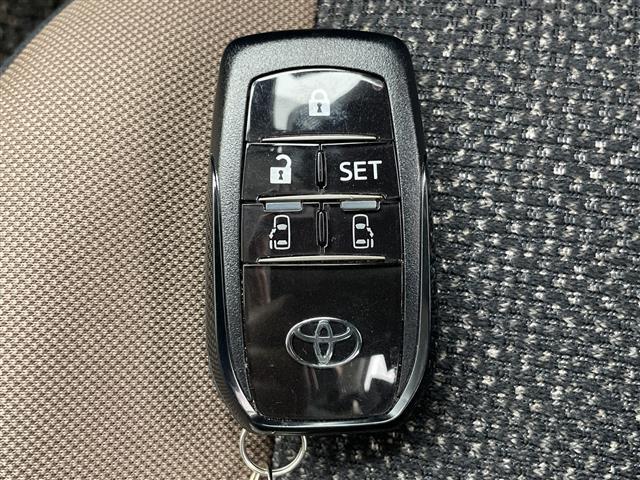 シエンタ ファンベースＧ　グランパー　純正ナビ（ＢＴ／ＣＤ／ＤＶＤ／ＴＶ））　衝突軽減　ｉｎｎｏカーゴキャリア　社外ホイール　レーンキープ　ビルトインＥＴＣ　ＡＣ１００Ｖ　電格ミラー　ＵＳＢ給電　革ステアリング　ステアリングリモコン　クル（15枚目）