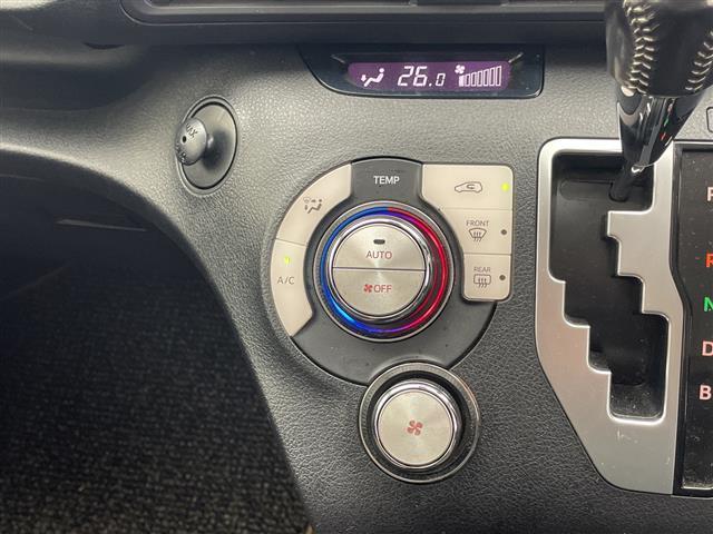 シエンタ ファンベースＧ　グランパー　純正ナビ（ＢＴ／ＣＤ／ＤＶＤ／ＴＶ））　衝突軽減　ｉｎｎｏカーゴキャリア　社外ホイール　レーンキープ　ビルトインＥＴＣ　ＡＣ１００Ｖ　電格ミラー　ＵＳＢ給電　革ステアリング　ステアリングリモコン　クル（16枚目）