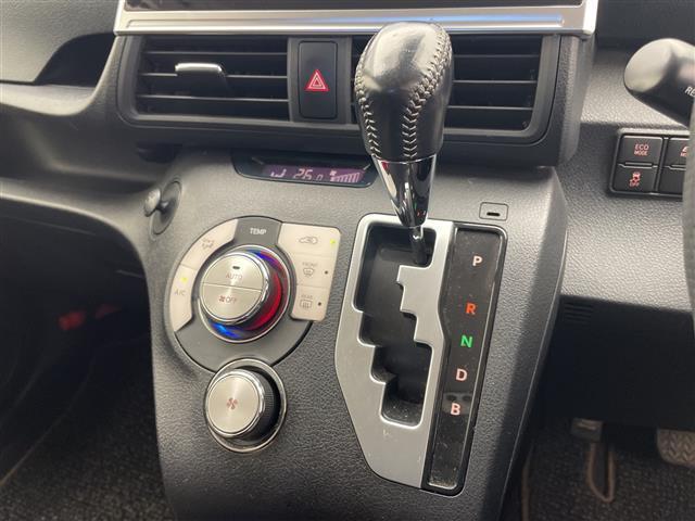 シエンタ ファンベースＧ　グランパー　純正ナビ（ＢＴ／ＣＤ／ＤＶＤ／ＴＶ））　衝突軽減　ｉｎｎｏカーゴキャリア　社外ホイール　レーンキープ　ビルトインＥＴＣ　ＡＣ１００Ｖ　電格ミラー　ＵＳＢ給電　革ステアリング　ステアリングリモコン　クル（17枚目）