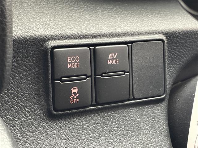 シエンタ ファンベースＧ　グランパー　純正ナビ（ＢＴ／ＣＤ／ＤＶＤ／ＴＶ））　衝突軽減　ｉｎｎｏカーゴキャリア　社外ホイール　レーンキープ　ビルトインＥＴＣ　ＡＣ１００Ｖ　電格ミラー　ＵＳＢ給電　革ステアリング　ステアリングリモコン　クル（21枚目）