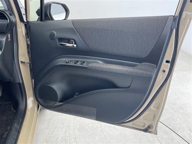 シエンタ ファンベースＧ　グランパー　純正ナビ（ＢＴ／ＣＤ／ＤＶＤ／ＴＶ））　衝突軽減　ｉｎｎｏカーゴキャリア　社外ホイール　レーンキープ　ビルトインＥＴＣ　ＡＣ１００Ｖ　電格ミラー　ＵＳＢ給電　革ステアリング　ステアリングリモコン　クル（23枚目）