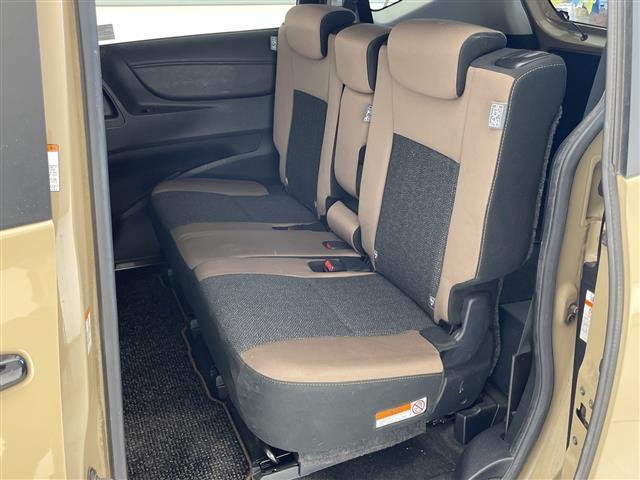 シエンタ ファンベースＧ　グランパー　純正ナビ（ＢＴ／ＣＤ／ＤＶＤ／ＴＶ））　衝突軽減　ｉｎｎｏカーゴキャリア　社外ホイール　レーンキープ　ビルトインＥＴＣ　ＡＣ１００Ｖ　電格ミラー　ＵＳＢ給電　革ステアリング　ステアリングリモコン　クル（28枚目）