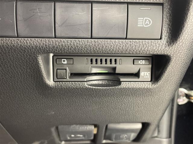 ＲＡＶ４ アドベンチャー　ＴＲＤフロントロアガーニッシュ　純正ディスプレイオーディオ　バックカメラ　レーダー探知機　ステアリングリモコン　純正ビルトインＥＴＣ　トヨタセーフティセンス　ＩＳＯＦＩＸ　レザーシート　パワーシート（4枚目）