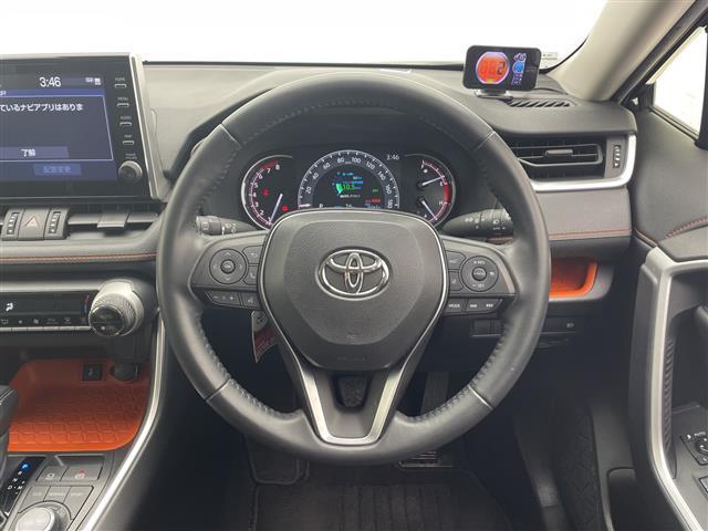ＲＡＶ４ アドベンチャー　ＴＲＤフロントロアガーニッシュ　純正ディスプレイオーディオ　バックカメラ　レーダー探知機　ステアリングリモコン　純正ビルトインＥＴＣ　トヨタセーフティセンス　ＩＳＯＦＩＸ　レザーシート　パワーシート（8枚目）