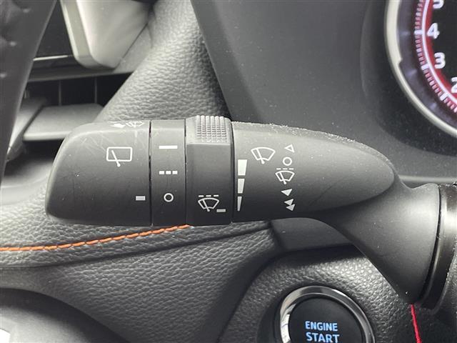 ＲＡＶ４ アドベンチャー　ＴＲＤフロントロアガーニッシュ　純正ディスプレイオーディオ　バックカメラ　レーダー探知機　ステアリングリモコン　純正ビルトインＥＴＣ　トヨタセーフティセンス　ＩＳＯＦＩＸ　レザーシート　パワーシート（10枚目）