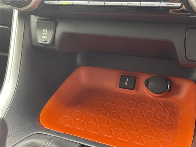 ＲＡＶ４ アドベンチャー　ＴＲＤフロントロアガーニッシュ　純正ディスプレイオーディオ　バックカメラ　レーダー探知機　ステアリングリモコン　純正ビルトインＥＴＣ　トヨタセーフティセンス　ＩＳＯＦＩＸ　レザーシート　パワーシート（19枚目）