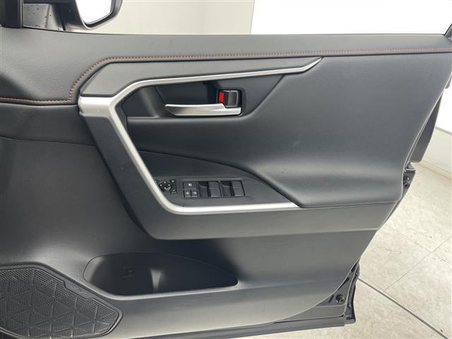 ＲＡＶ４ アドベンチャー　ＴＲＤフロントロアガーニッシュ　純正ディスプレイオーディオ　バックカメラ　レーダー探知機　ステアリングリモコン　純正ビルトインＥＴＣ　トヨタセーフティセンス　ＩＳＯＦＩＸ　レザーシート　パワーシート（22枚目）