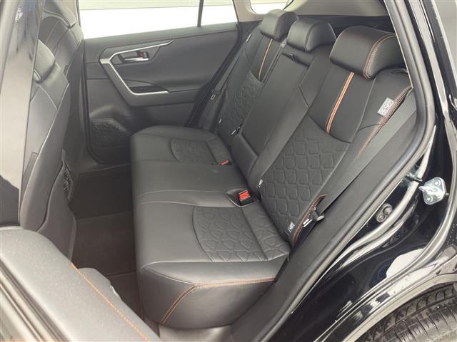 ＲＡＶ４ アドベンチャー　ＴＲＤフロントロアガーニッシュ　純正ディスプレイオーディオ　バックカメラ　レーダー探知機　ステアリングリモコン　純正ビルトインＥＴＣ　トヨタセーフティセンス　ＩＳＯＦＩＸ　レザーシート　パワーシート（27枚目）