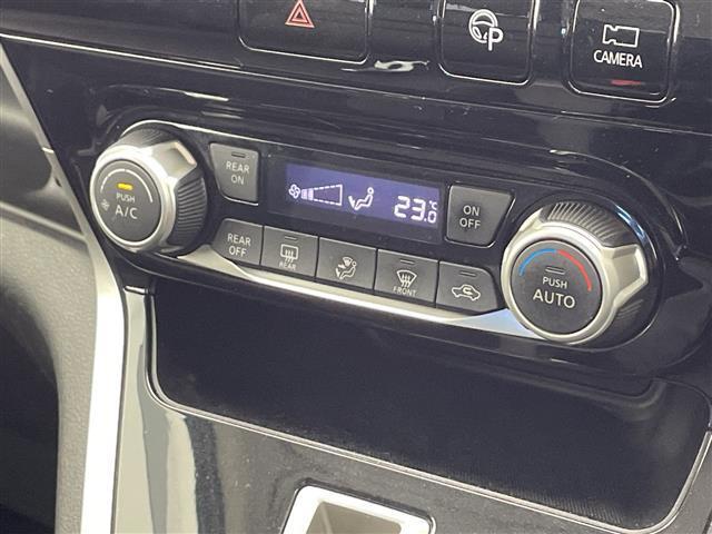 セレナ ハイウェイスター　純正９インチＳＤナビ　フルセグＴＶ　Ｂｌｕｅｔｏｏｔｈ　ＣＤ　ＤＶＤ　バックカメラ　全方位カメラ　ＥＴＣ　両側パワースライドドア　クルーズコントロール　ステアリングリモコン　衝突被害軽減システム（17枚目）