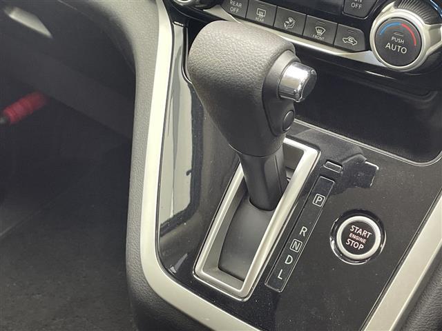 セレナ ハイウェイスター　純正９インチＳＤナビ　フルセグＴＶ　Ｂｌｕｅｔｏｏｔｈ　ＣＤ　ＤＶＤ　バックカメラ　全方位カメラ　ＥＴＣ　両側パワースライドドア　クルーズコントロール　ステアリングリモコン　衝突被害軽減システム（18枚目）