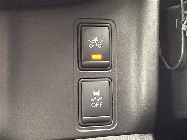 セレナ ハイウェイスター　純正９インチＳＤナビ　フルセグＴＶ　Ｂｌｕｅｔｏｏｔｈ　ＣＤ　ＤＶＤ　バックカメラ　全方位カメラ　ＥＴＣ　両側パワースライドドア　クルーズコントロール　ステアリングリモコン　衝突被害軽減システム（20枚目）