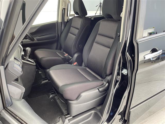 セレナ ハイウェイスター　純正９インチＳＤナビ　フルセグＴＶ　Ｂｌｕｅｔｏｏｔｈ　ＣＤ　ＤＶＤ　バックカメラ　全方位カメラ　ＥＴＣ　両側パワースライドドア　クルーズコントロール　ステアリングリモコン　衝突被害軽減システム（24枚目）