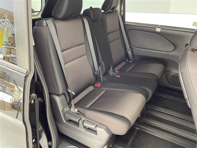 セレナ ハイウェイスター　純正９インチＳＤナビ　フルセグＴＶ　Ｂｌｕｅｔｏｏｔｈ　ＣＤ　ＤＶＤ　バックカメラ　全方位カメラ　ＥＴＣ　両側パワースライドドア　クルーズコントロール　ステアリングリモコン　衝突被害軽減システム（25枚目）