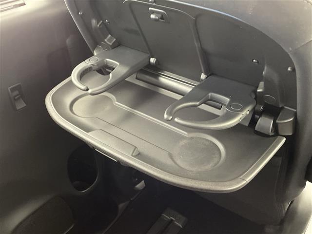 セレナ ハイウェイスター　純正９インチＳＤナビ　フルセグＴＶ　Ｂｌｕｅｔｏｏｔｈ　ＣＤ　ＤＶＤ　バックカメラ　全方位カメラ　ＥＴＣ　両側パワースライドドア　クルーズコントロール　ステアリングリモコン　衝突被害軽減システム（26枚目）