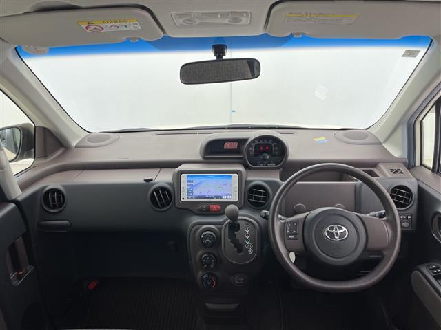 ポルテ Ｘ　純正７インチナビ　Ｂｌｕｅｔｏｏｔｈ　ＣＤ　ＴＶ　片側パワースライドドア　アイドリングストップ　ステアリングスイッチ　純正フロアマット　フォグランプ　電格ミラー　ドアバイザー　スタートボタン（2枚目）