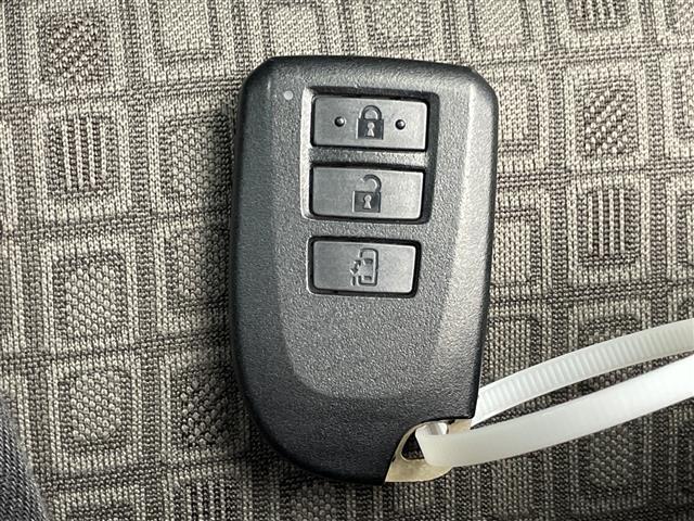 ポルテ Ｘ　純正７インチナビ　Ｂｌｕｅｔｏｏｔｈ　ＣＤ　ＴＶ　片側パワースライドドア　アイドリングストップ　ステアリングスイッチ　純正フロアマット　フォグランプ　電格ミラー　ドアバイザー　スタートボタン（12枚目）