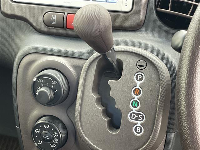 ポルテ Ｘ　純正７インチナビ　Ｂｌｕｅｔｏｏｔｈ　ＣＤ　ＴＶ　片側パワースライドドア　アイドリングストップ　ステアリングスイッチ　純正フロアマット　フォグランプ　電格ミラー　ドアバイザー　スタートボタン（16枚目）