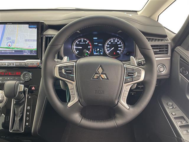 デリカＤ：５ シャモニー　登録済未使用車　ｅ－アシスト　アルパイン１１型ナビ　フルセグ　全周囲カメラ　両側電動　パワーバックドア　純正１８インチＡＷ　ハーフレザー　パワーシート　シートヒーターステアリングヒーター　オートＬＥＤ（6枚目）