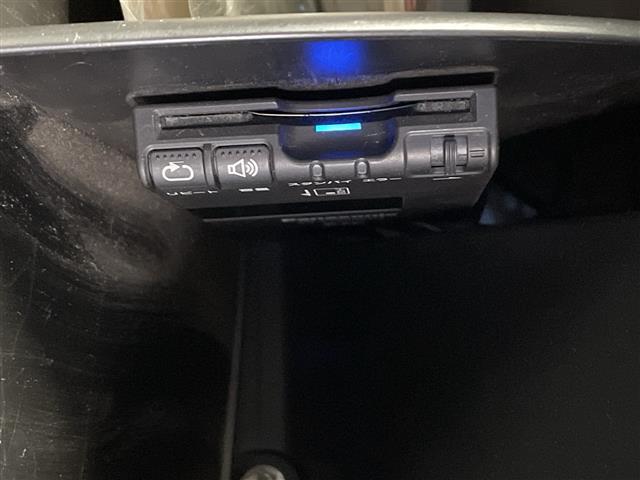 ＦＪクルーザー カラーパッケージ　社外ナビ　フルセグＴＶ　クルーズコントロール　後コーナーセンサー　ＥＴＣ　ルーフキャリア　フロアマット　ドアバイザー　背面タイヤ　バックカメラ（2枚目）