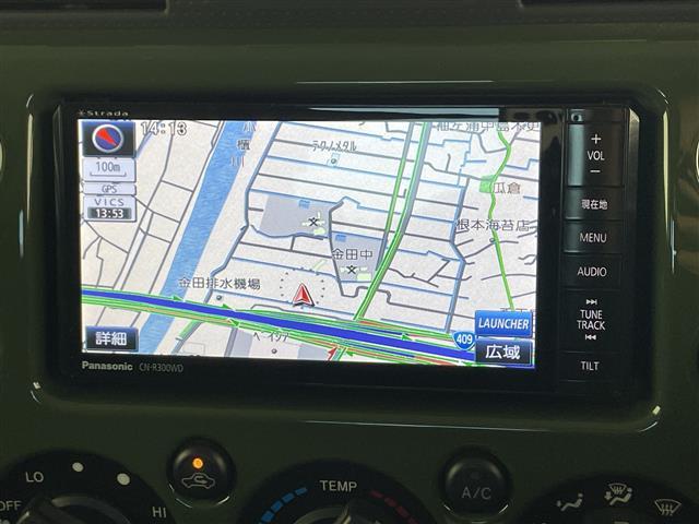 ＦＪクルーザー カラーパッケージ　社外ナビ　フルセグＴＶ　クルーズコントロール　後コーナーセンサー　ＥＴＣ　ルーフキャリア　フロアマット　ドアバイザー　背面タイヤ　バックカメラ（4枚目）