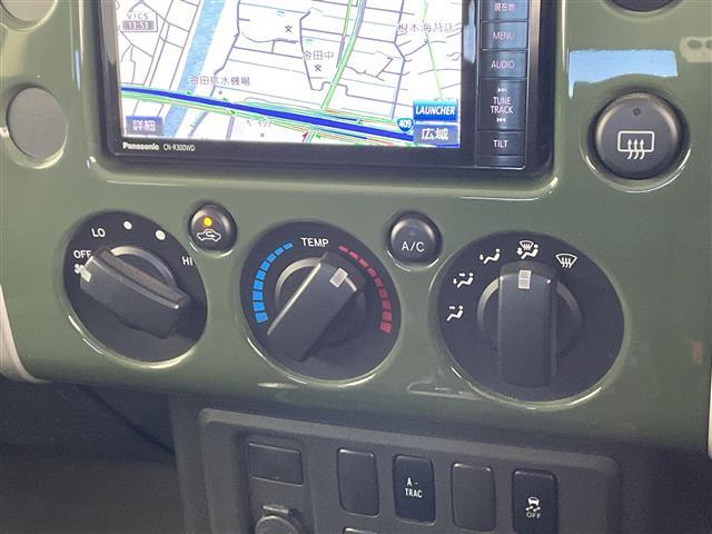 ＦＪクルーザー カラーパッケージ　社外ナビ　フルセグＴＶ　クルーズコントロール　後コーナーセンサー　ＥＴＣ　ルーフキャリア　フロアマット　ドアバイザー　背面タイヤ　バックカメラ（14枚目）