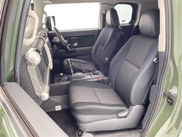 ＦＪクルーザー カラーパッケージ　社外ナビ　フルセグＴＶ　クルーズコントロール　後コーナーセンサー　ＥＴＣ　ルーフキャリア　フロアマット　ドアバイザー　背面タイヤ　バックカメラ（26枚目）